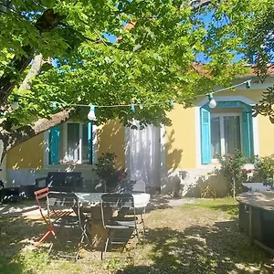 https://maison-4-6-personnes-proche-village.fr-provencehotel.com
