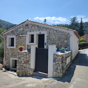 https://chaleureuse-bergerie-renovee.fr-provencehotel.com